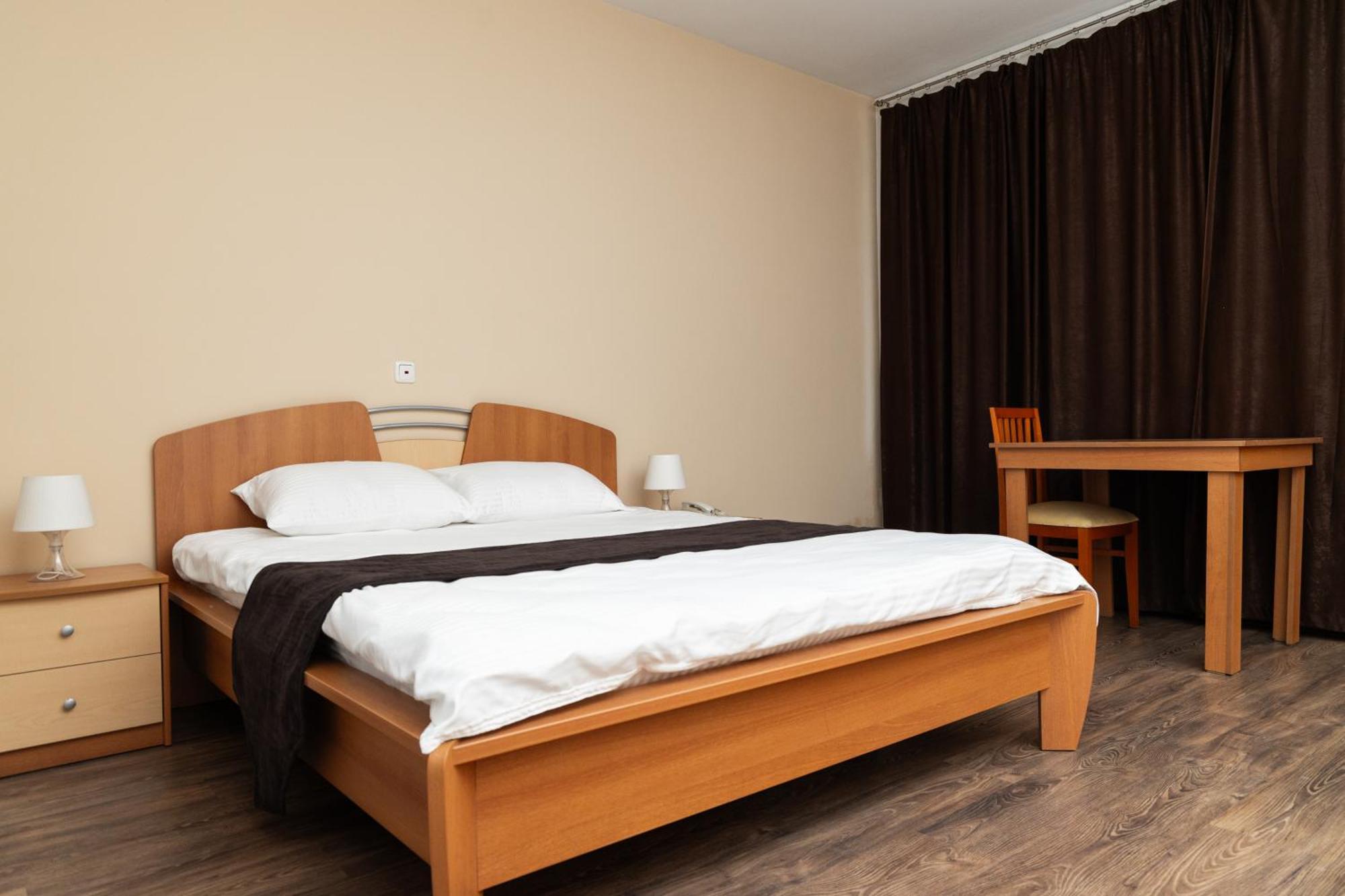 Hotel Luxor Pristina Extérieur photo