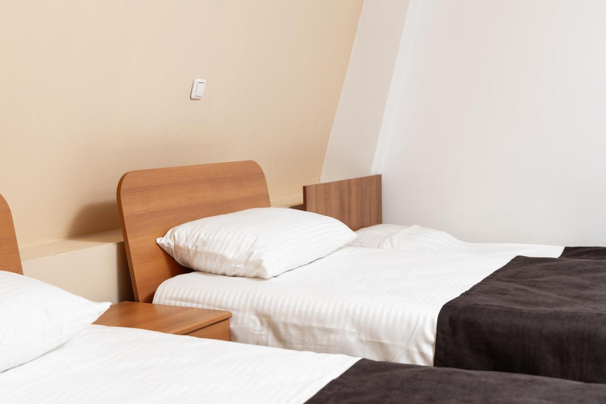 Hotel Luxor Pristina Extérieur photo