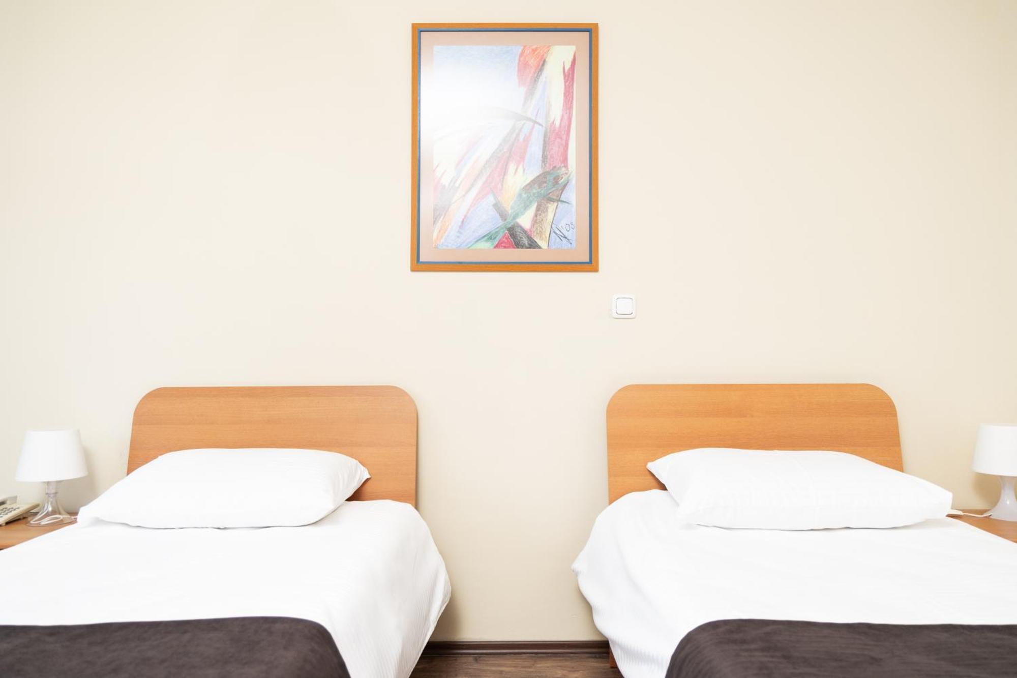 Hotel Luxor Pristina Extérieur photo